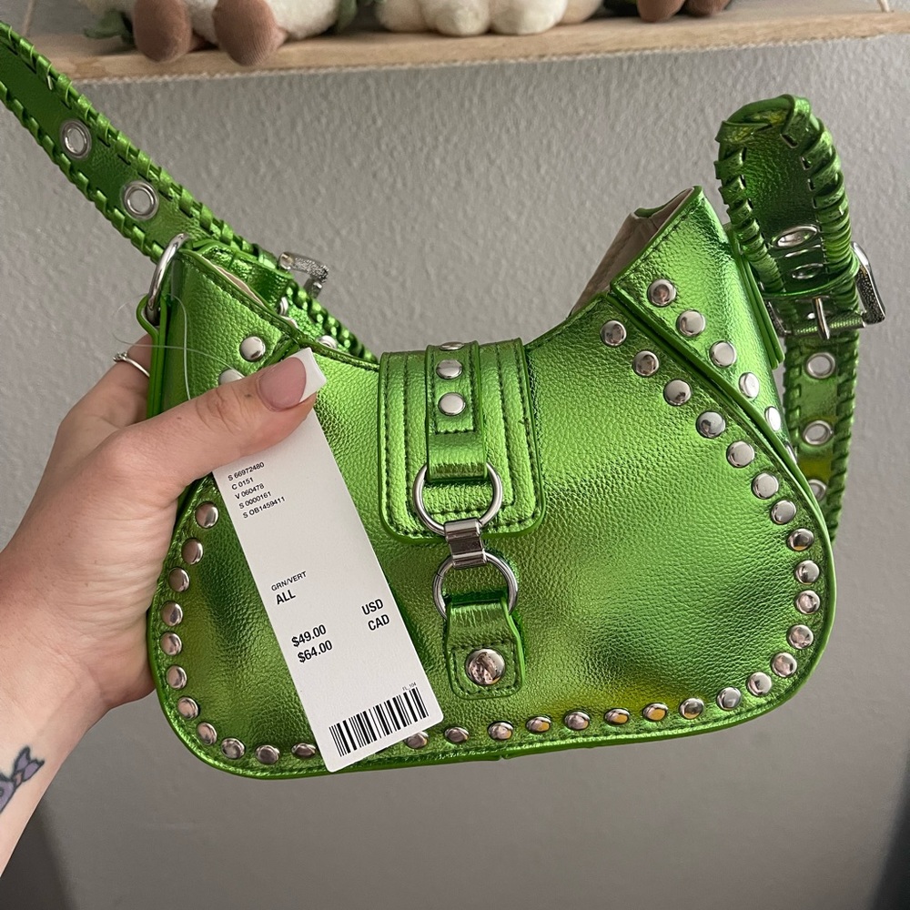 NWT - Urban outfitters devon shoulder bag - Green